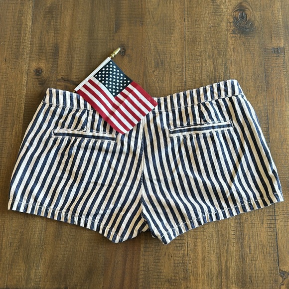 LUX 100% cotton Nautical Pinstriped Button Front Shorts Size 12 - Picture 2 of 8
